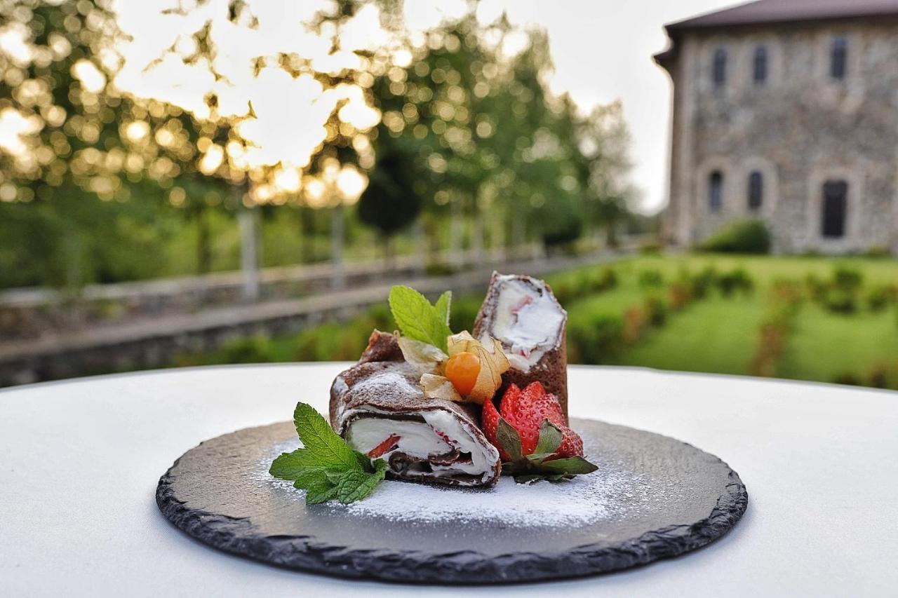 Country Spa Retreat Снагов Экстерьер фото A chocolate dessert