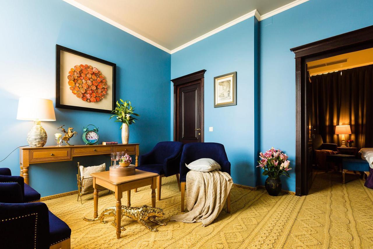 Country Spa Retreat Снагов Экстерьер фото Interior of a suite