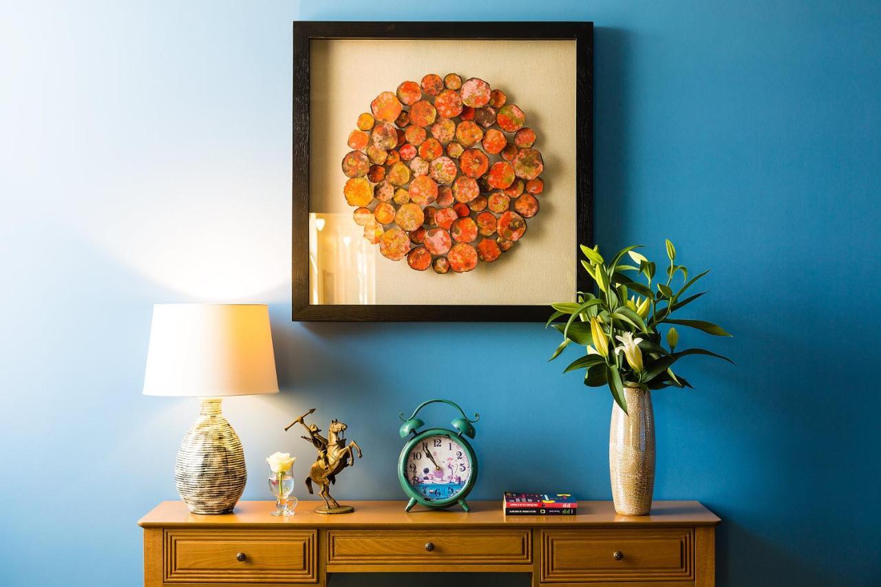 Country Spa Retreat Снагов Экстерьер фото A framed work of art on a wall