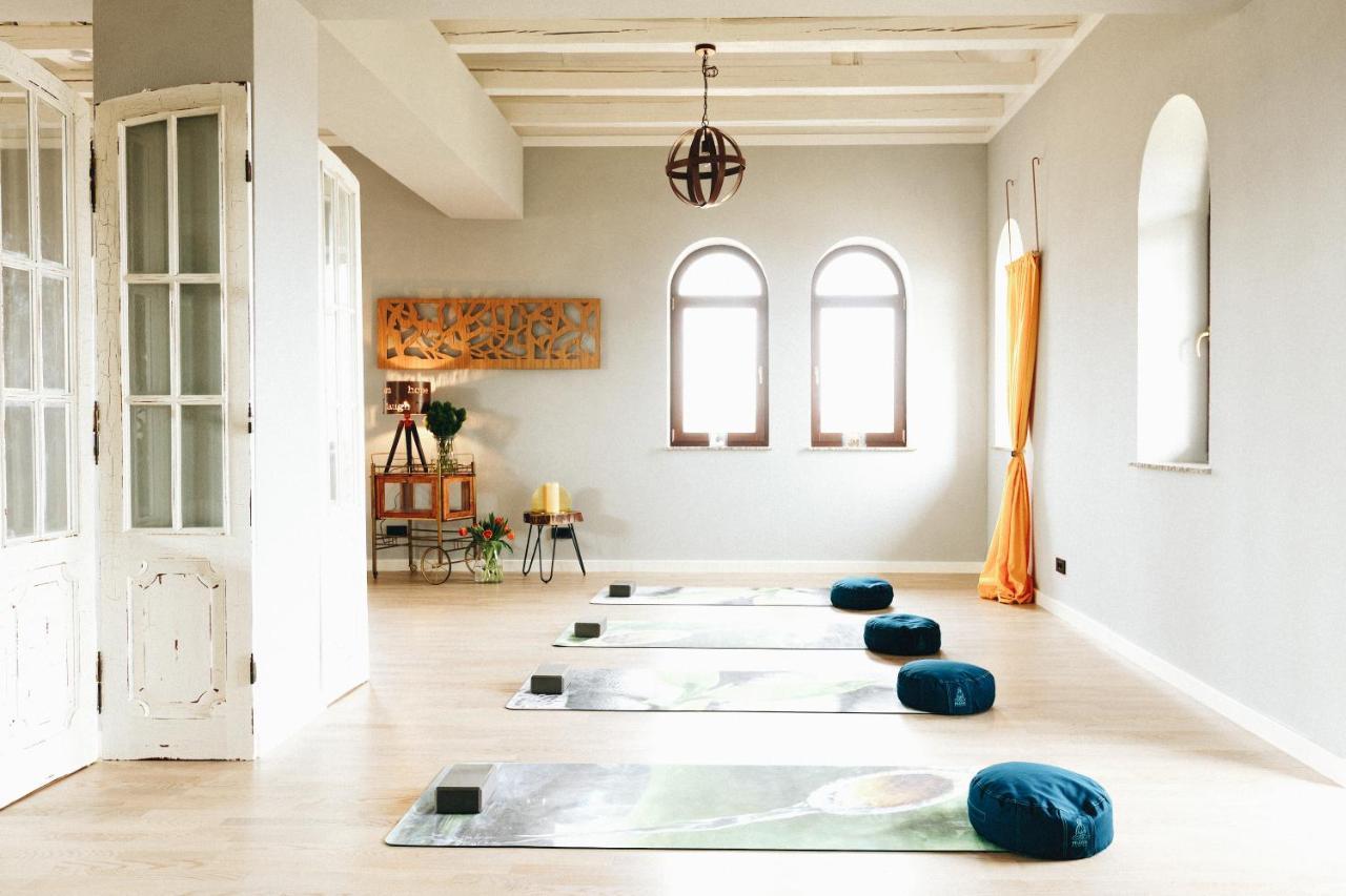 Country Spa Retreat Снагов Экстерьер фото The Yoga Room at The Lodge at The Grove