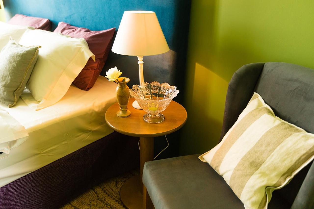Country Spa Retreat Снагов Экстерьер фото A lampshade